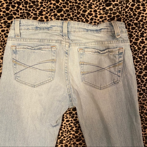 Aeropostale Low Rise Jeans - Picture 3 of 4